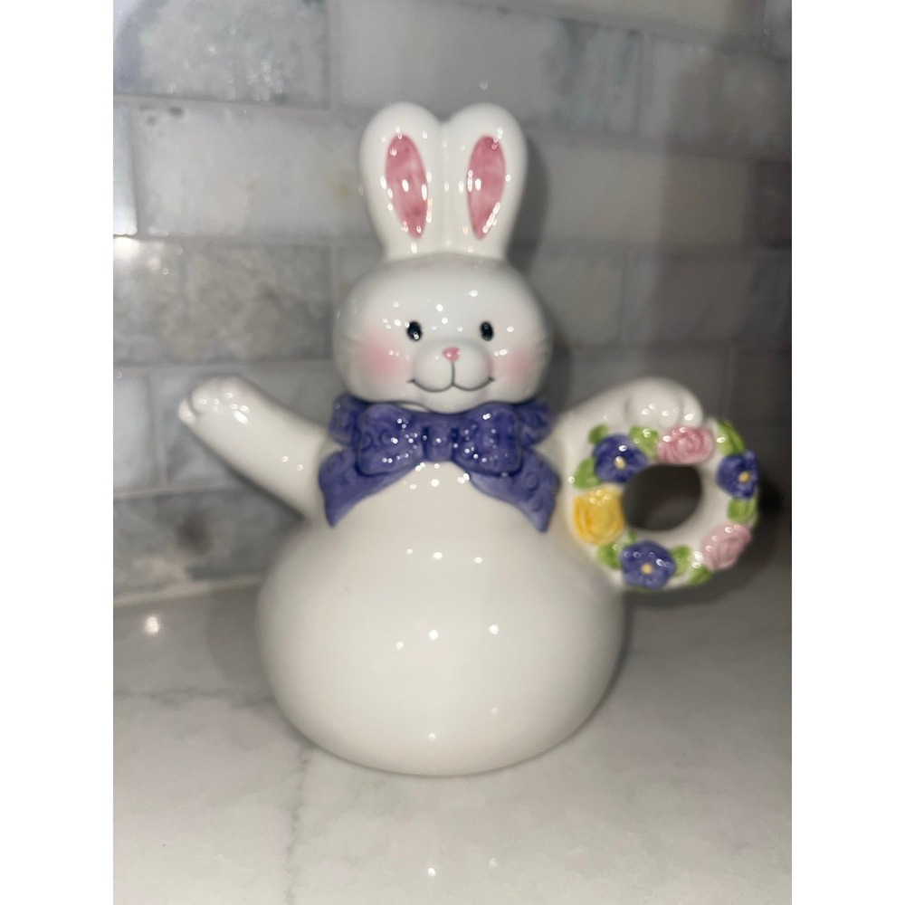 HALLMARK Bunny Teapot Ceramic‎ Hand Painted